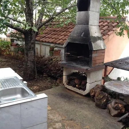 Okrug Gornji 11231a Апартаменти