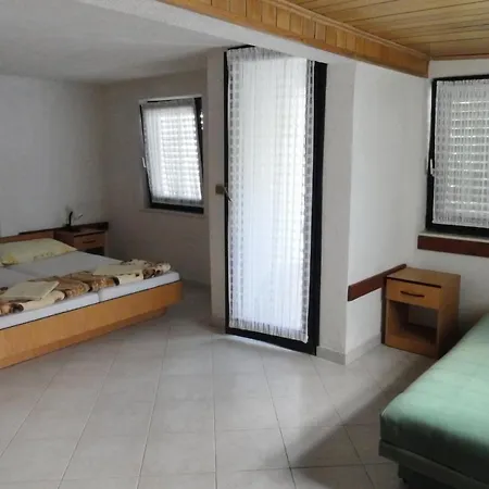 Апартаменти Okrug Gornji 11231a